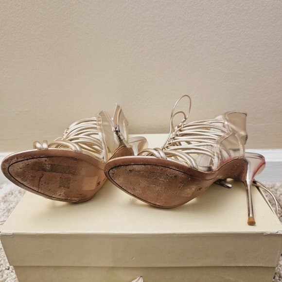 Shoes - Picture 4 of 7